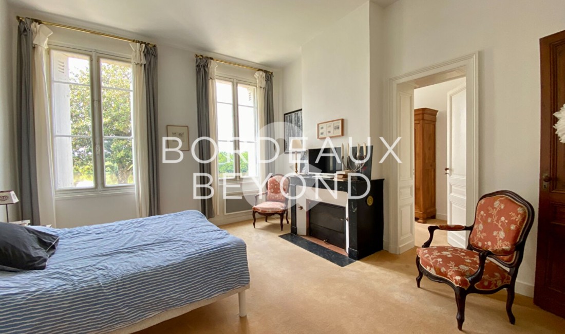 DORDOGNE LAMOTHE MONTRAVEL Houses for sale