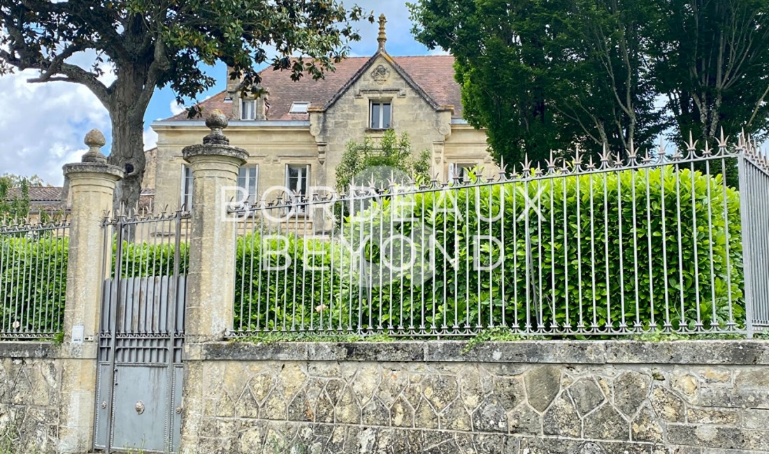 DORDOGNE LAMOTHE MONTRAVEL Houses for sale