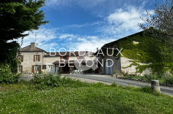 Charming Property located within walking distance of Duras offering a comfortable main house and a second home property renovation potential
